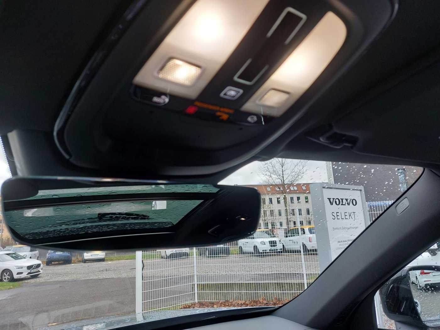 Volvo  B5 AWD Plus Dark 22' 360° 7S BLIS PANO STHZ